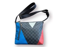 LOUIS VUITTON \